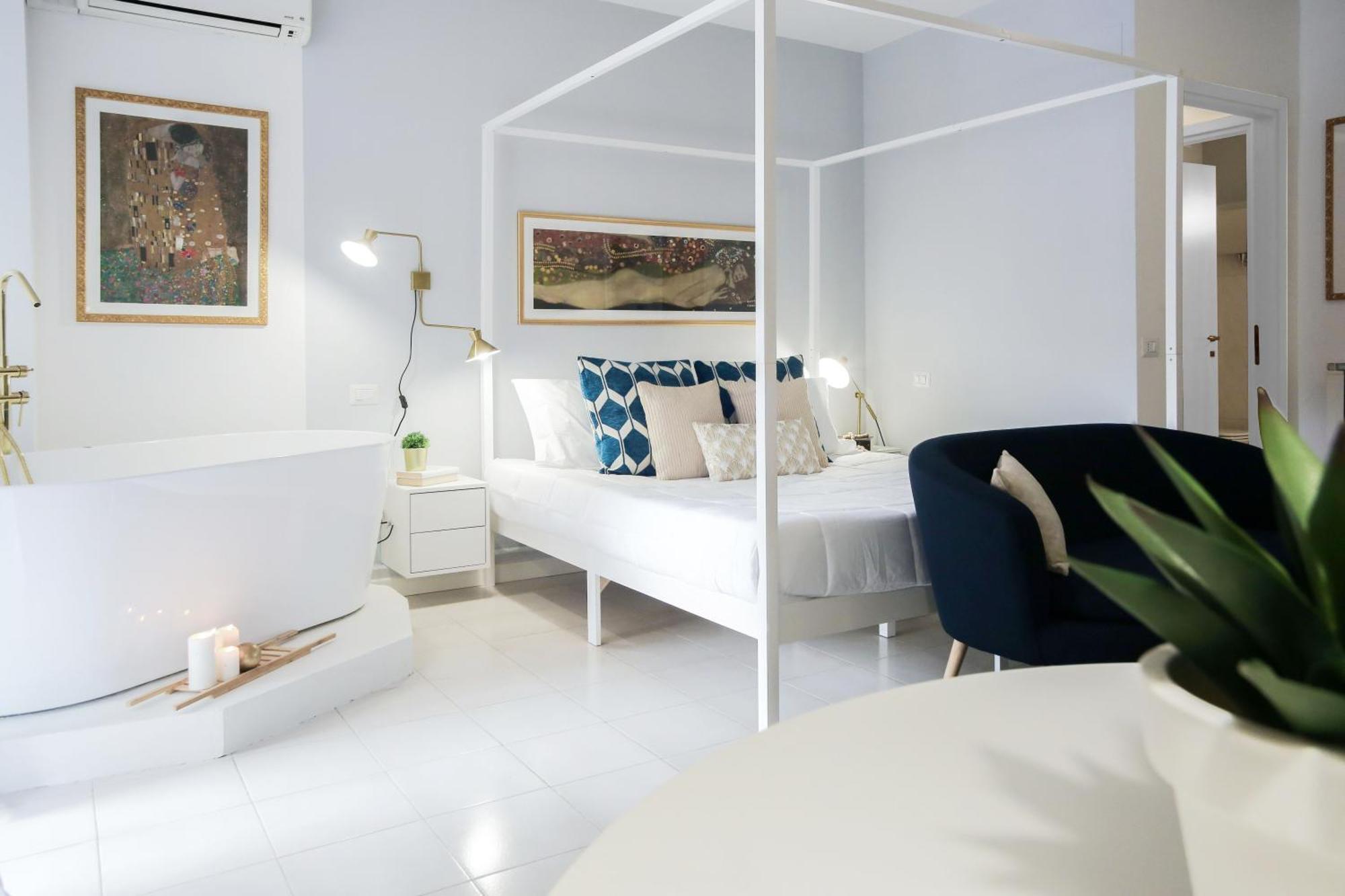 Glamorous Flat With Jacuzzi, King Size Bed And Small Balcony Perugia Exterior foto